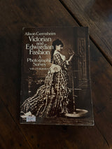 ヴィクトリア朝 ファッション 洋書