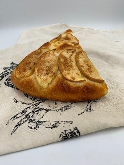 りんごのタルトパン